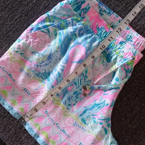 🌊HTF Lilly Pulitzer🌊 - Katia Short - Picture 13 of 15